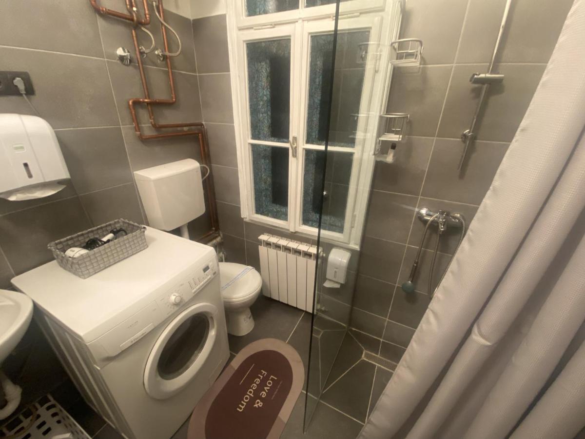 Fg Boutique Hostel Sarajevo Exteriör bild
